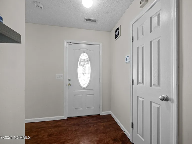 204 Jasmine Ln — Photo 18