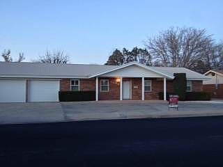 1st image of 1206 E Rose Ln