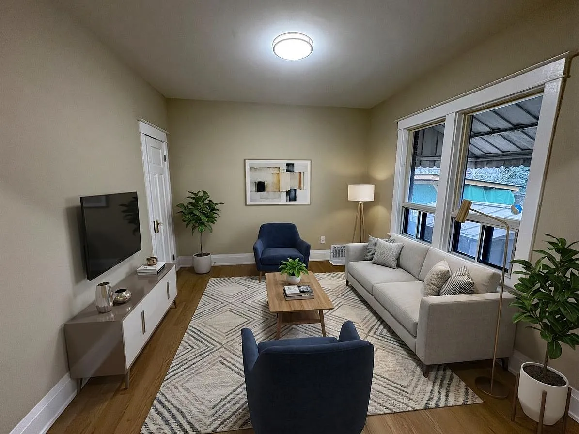 43 Lottridge St — Photo 4