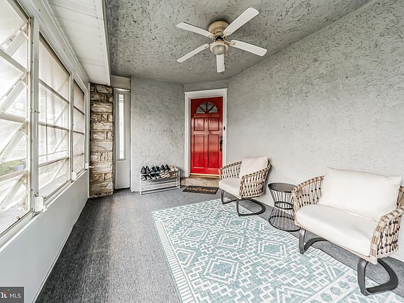 2nd image of 4619 Woodland Ave
