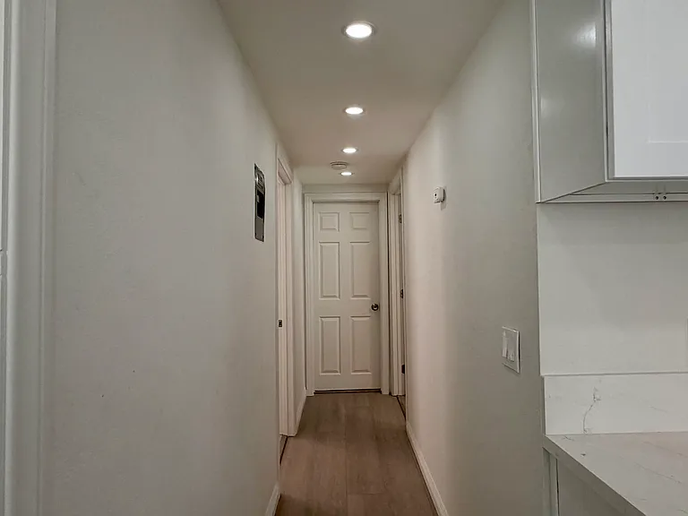 2524 Lancaster Ave — Photo 7