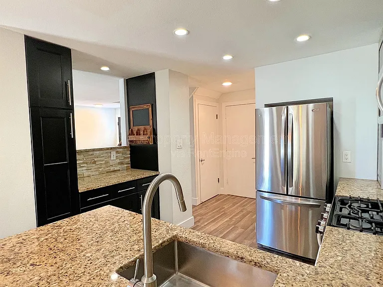 3032 S Macon Cir — Photo 9