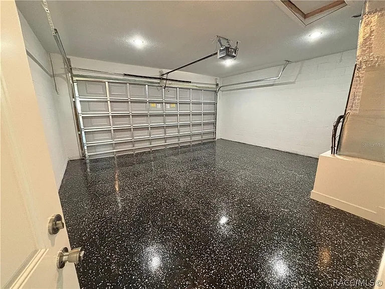 2349 W Oakland Ln — Photo 19