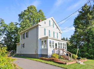 8 Mohegan St, Pittsfield, MA 01201
