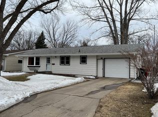 1905 Roberts St, Yankton, SD 57078
