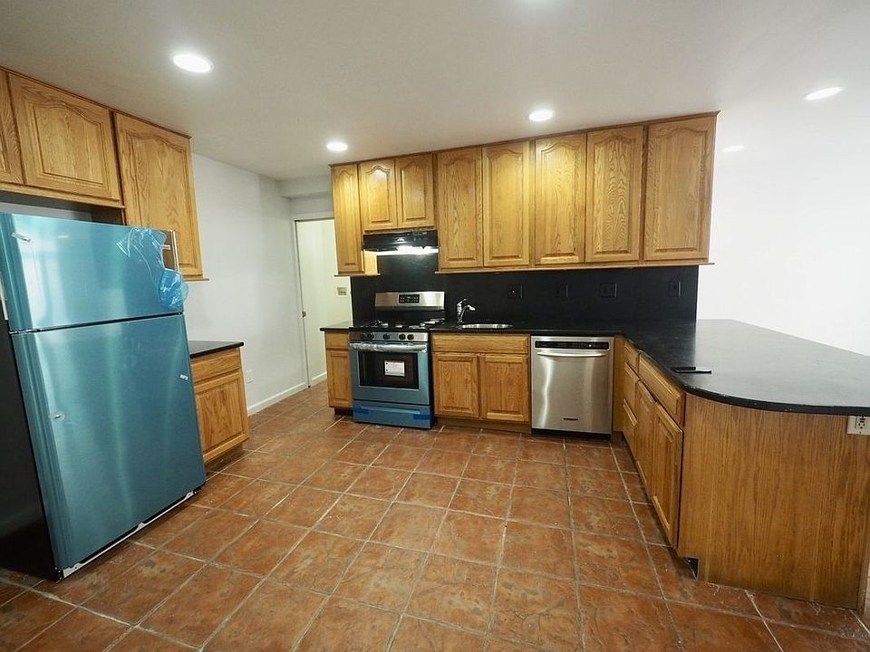 1st image of 23-11A Broadway #1F