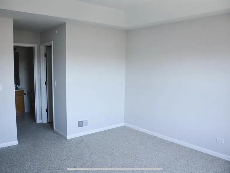 893 Enfield Dr — Photo 11