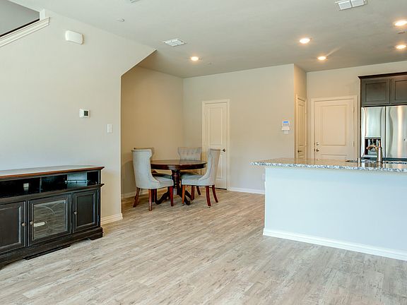 4th image of 3437 Solana Cir