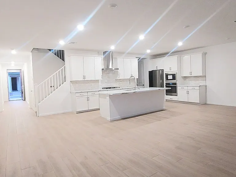 2448 W Maximo Way — Photo 12