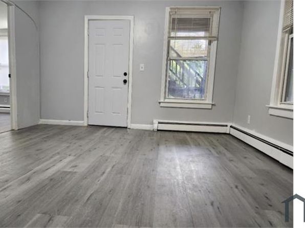 29 Peck St APT 1
