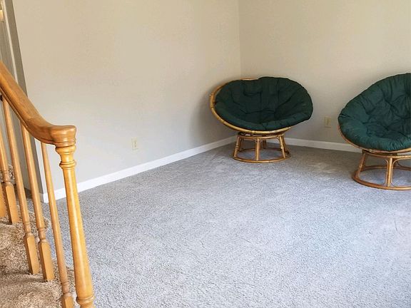 5th image of 10412 Victoria Dr APT B