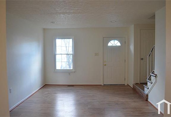 2nd image of 8207 Coatsbridge Ct