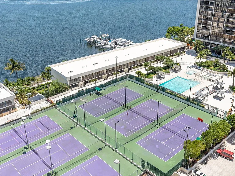 1901 Brickell Ave #B1903 — Photo 10