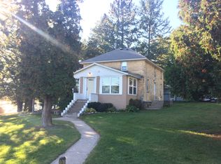 W5571 Springwater Dr, Wild Rose, WI 54984