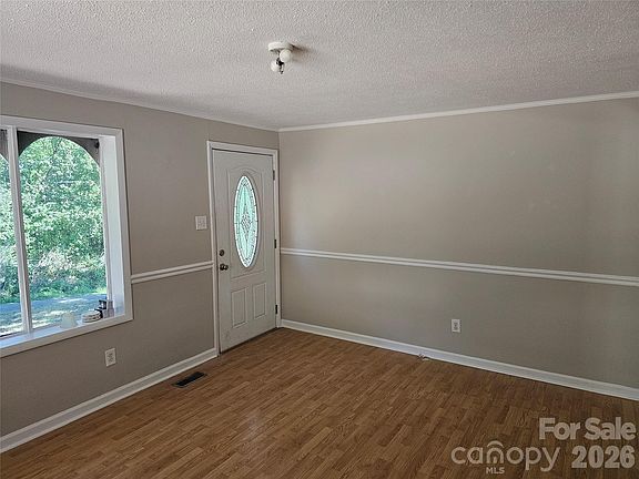 4th image of 2782 W View St
