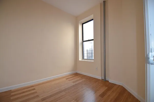 Rented by CITY SKYLINE REALTY INC | media 8