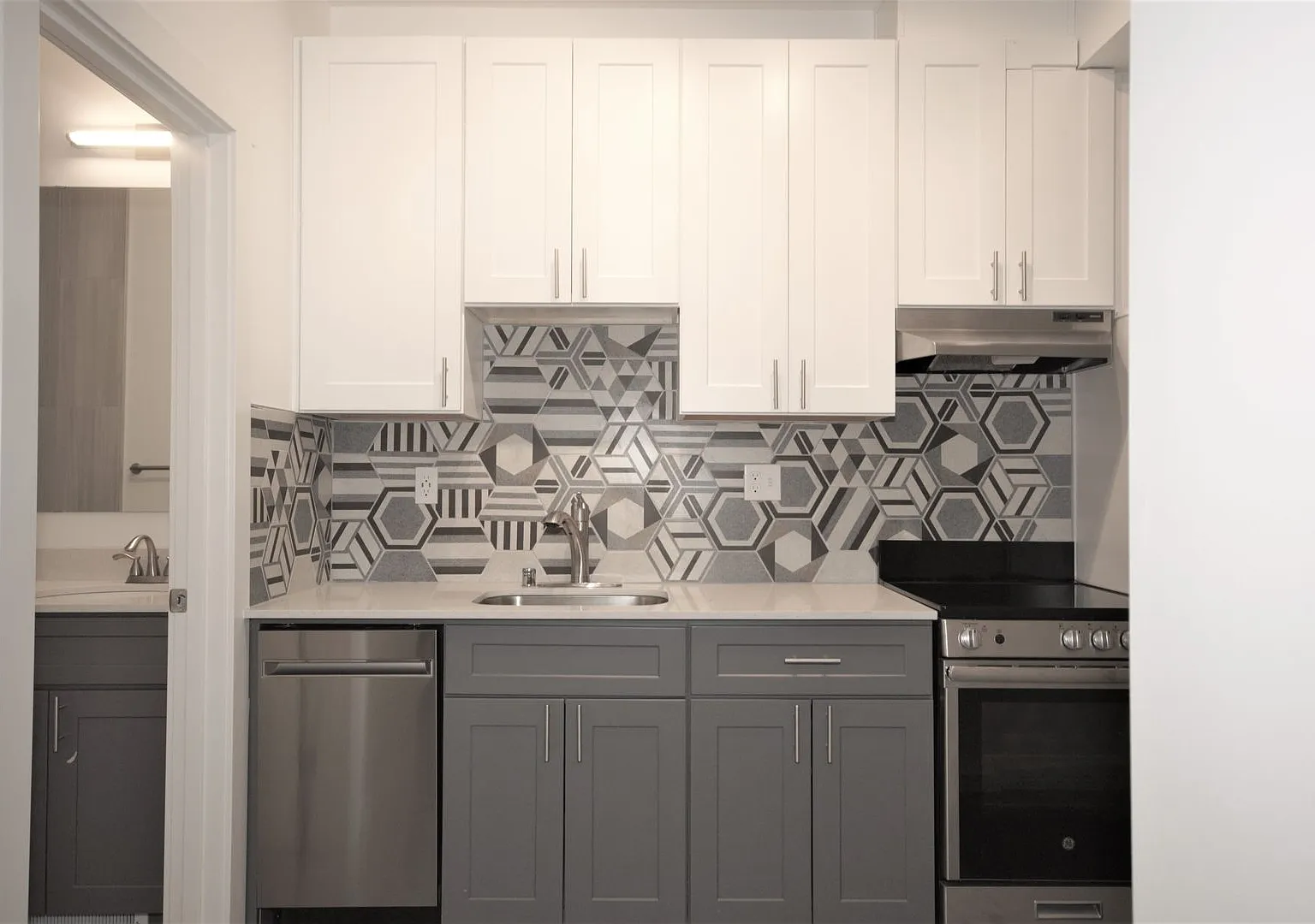 411 Harvard Ave East — Photo 2