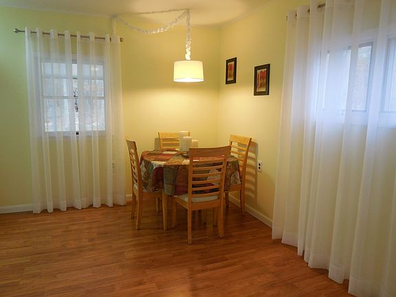 4th image of 14 E End Ave