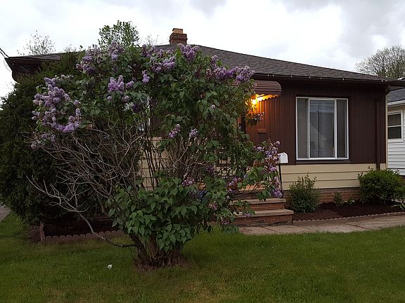 5th image of 13200 Carrington Ave