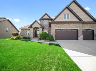 9807 Meadow Rose Ln, Saint John, IN 46373