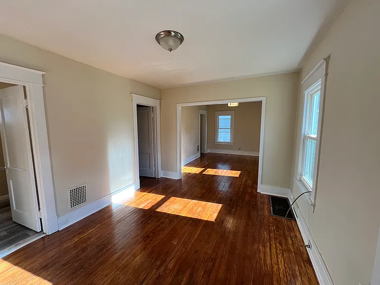 286 Potomac Ave — Photo 16