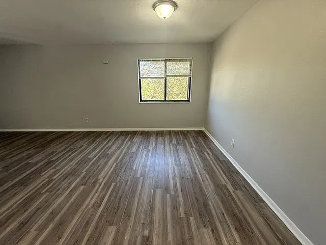 2 bed, 800 sqft, $1,050 — Photo 4