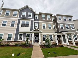 427 Deercroft Dr, Apex, NC 27539