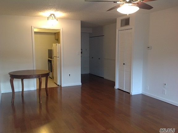 2nd image of 142 Main St APT 3H