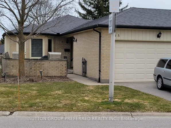 211 Pine Valley Dr #55, London, ON N6J 4W5