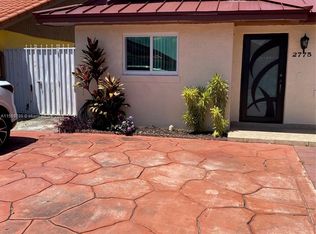 2775 W 73rd Pl, Hialeah, FL 33016