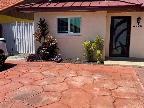 2775 W 73rd Pl, Hialeah, FL 33016
