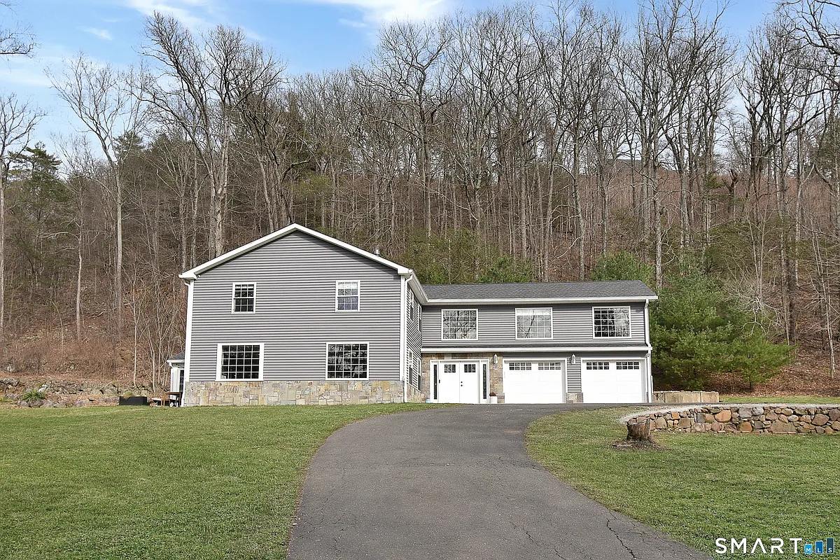 Building Photo - 50 1/2 Mountain Spring Rd