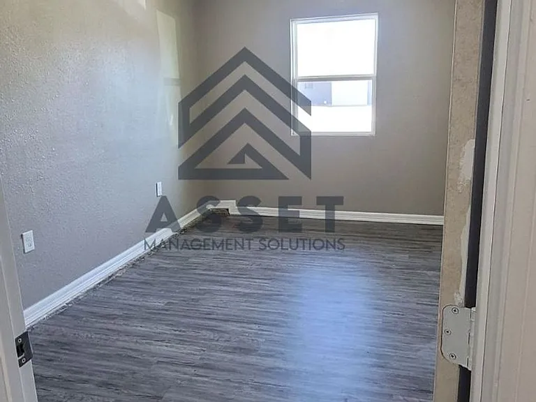 7217 Edenborough Dr — Photo 34