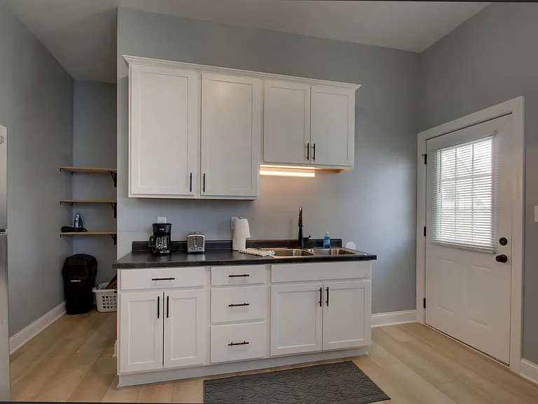 916-918 Adams St #916-A — Photo 10