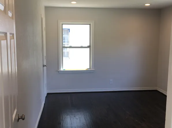 7506 Kenwell St, Dallas, TX 75209