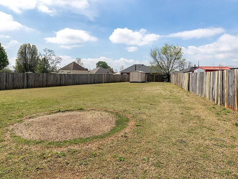 825 Bluegrass Dr — Photo 17