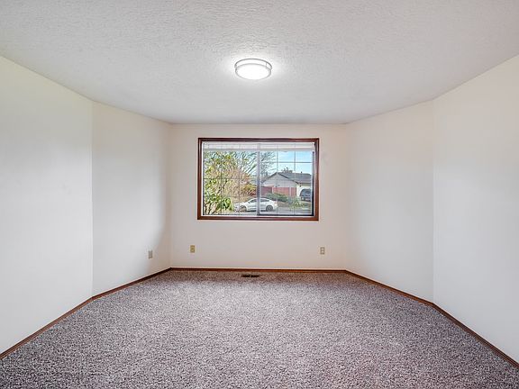 5th image of 1330-1332 SW 28th St #Few1332