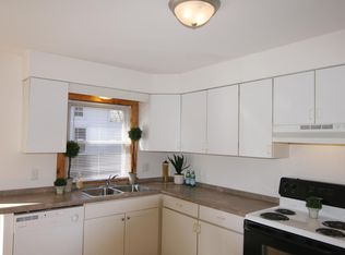 1202 W Ash St #2, Springfield, IL 62704