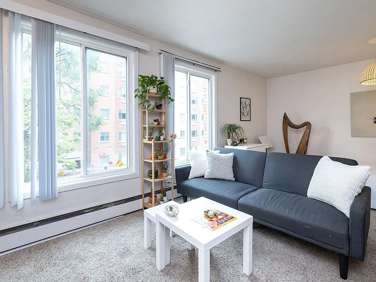 Campus East Apartments: Your Perfect Home Near U of M Twin Cities! — Photo 6