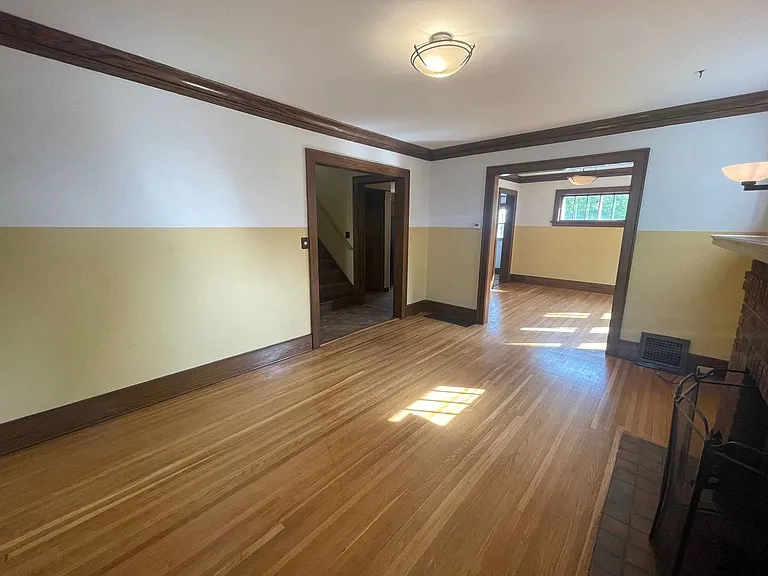 414 N 19th Ave E — Photo 12