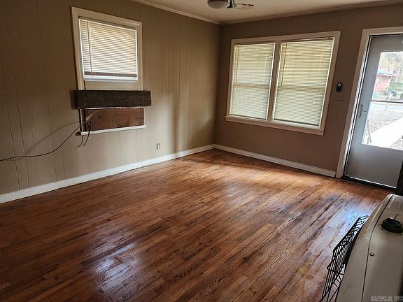3rd image of 1206 N Mosby Ave