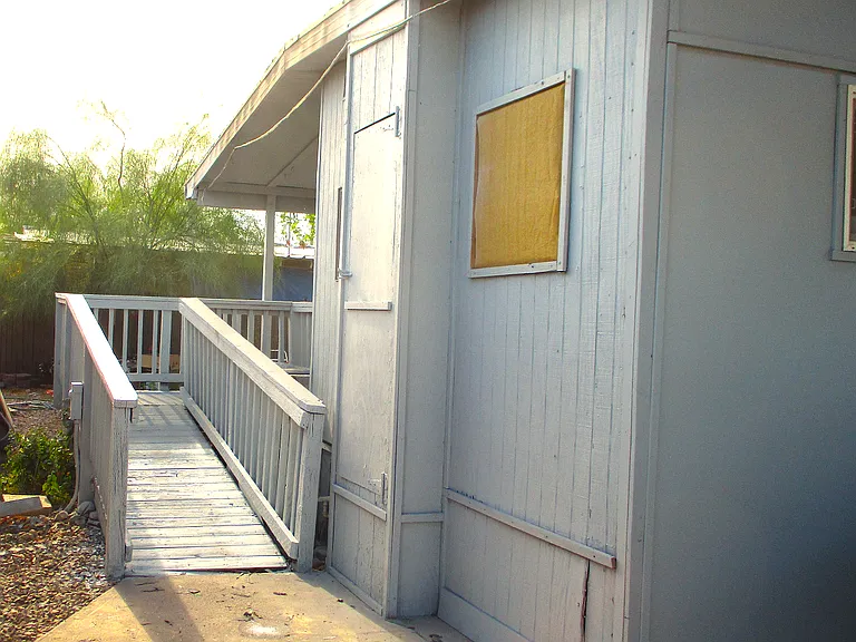 45420 W Hathaway Ave — Photo 2