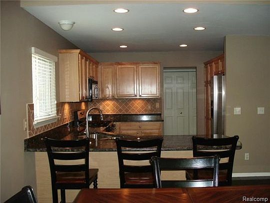 5th image of 4750 Sunderland Dr