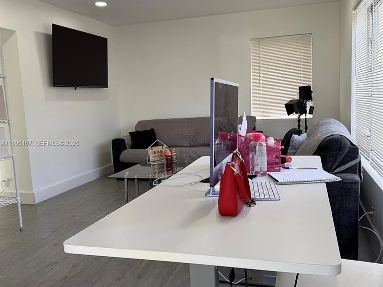 821 NE 6th St #2 — Photo 13