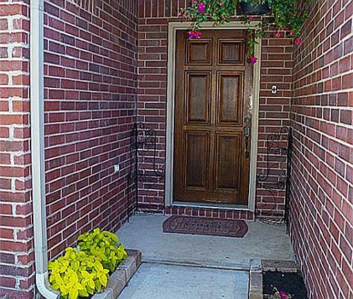 4th image of 1008 Brazos Ct