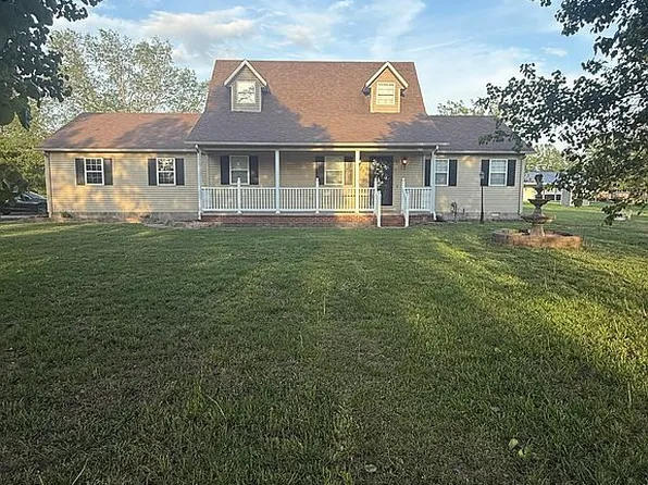 222 Jennings Ln, Sikeston, MO 63801