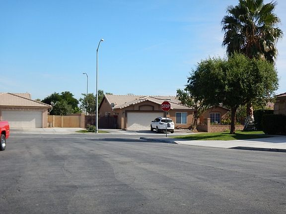 4th image of 83431 Mantica Ct