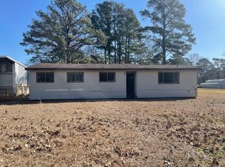 1015 Percy Burns Rd, Springhill, LA 71075