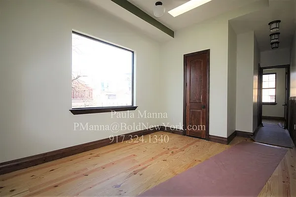 Rented by Bold New York | media 32