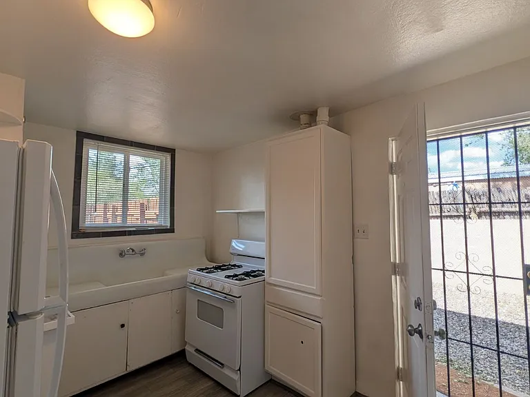 1853 Mann St #4 — Photo 4